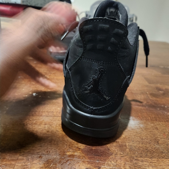 Black cat 4 - Picture 3 of 4